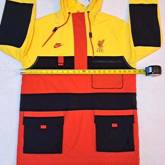 Men's MEDIUM Nike X Liverpool Hype Hike Lifestyle Jacket - Picture 8 of 10